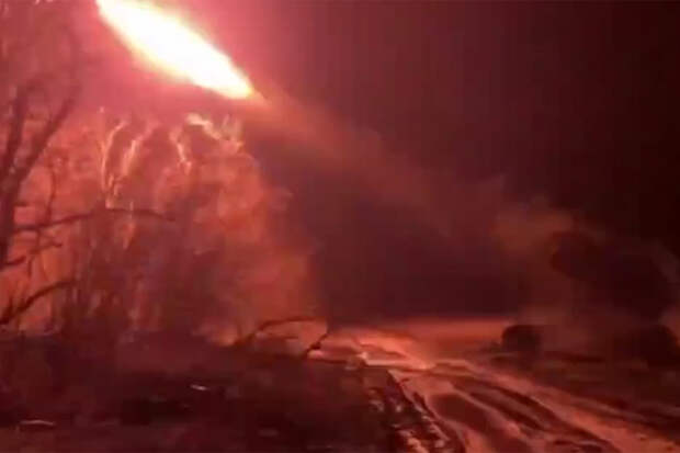 Появилось видео запуска тяжелой огнеметной системы «Солнцепек»