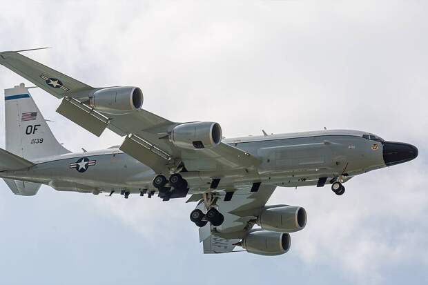 В районе Черного моря обнаружили самолет-разведчик НАТО