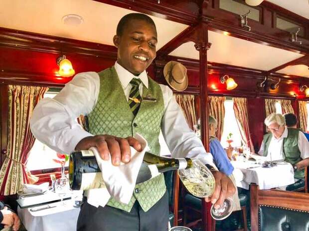 Сервис в Rovos Rail/ Фото: irtsociety.com Сервис в Rovos Rail/ Фото: irtsociety.com