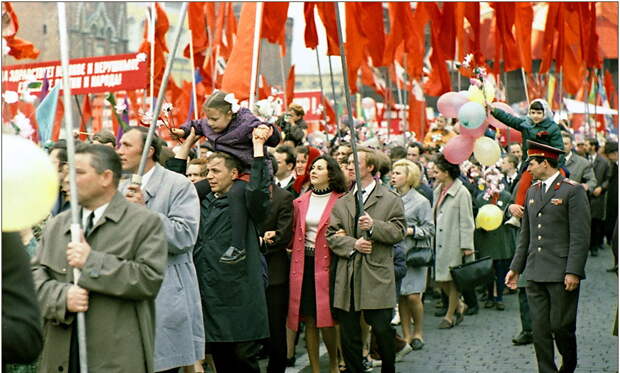 Картинки по запросу парад 7 ноября  советское время картинка