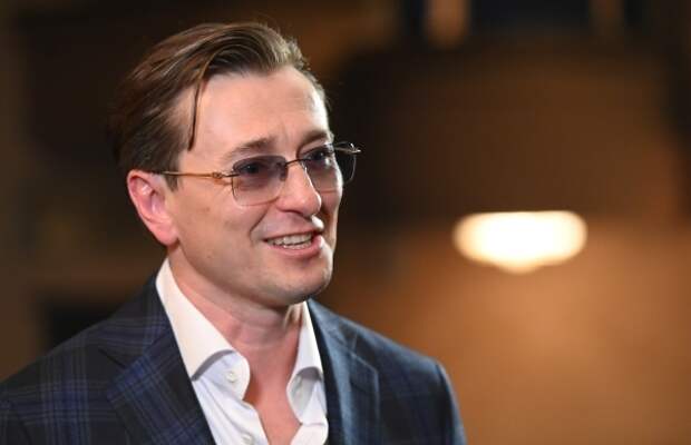 Безруков требует 250 тысяч рублей из-за «мемных масок» с его лицом