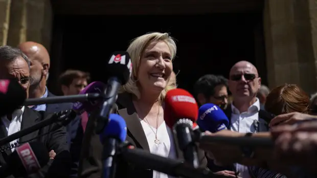 Ле Пен признала поражение в борьбе за президентский пост во Франции