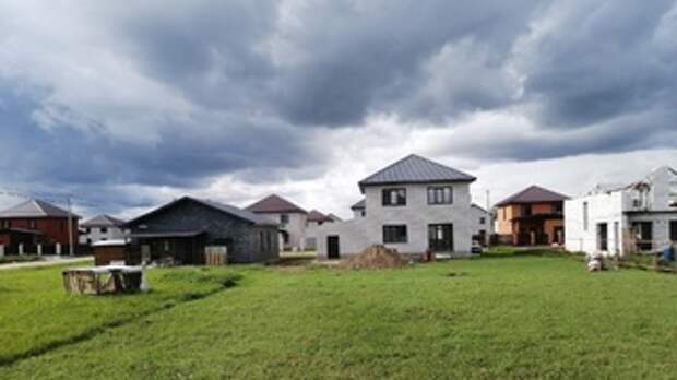 Частные дома в пригороде Барнаула / Фото: amic.ru