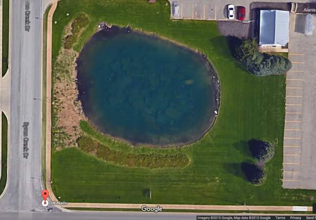 11. Дэйви Ли Найлс пропал в 2006 году. Обнаружить его тело помог снимок Google, который запечатлел его машину на дне озера Google Карты, вокруг света, интересное, открытия