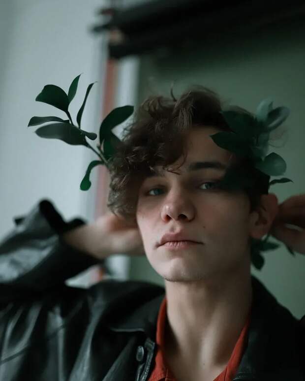 «Бег в тумане в попытке догнать тот успех»: Слава Копейкин о жизни после сериала «Слово пацана»