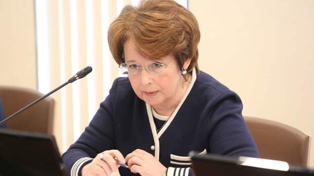 Депутат Оксана Дмитриева предлагает ввести квоты для мигрантов и ограничить количество до разумных пределов. Следует прекратить выплачивать пособия направо и налево.