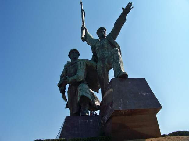 Памятник матросу и солдату Севастополь, красивые места, крым, пейзажи, путешествия, россия