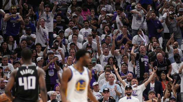 Kings fans cheering on their team