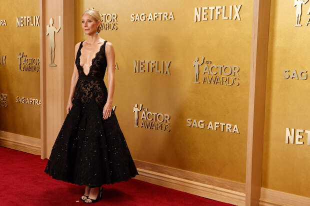 53-летняя Гвинет Пэлтроу в откровенном виде пришла на премию