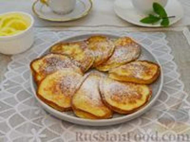 Фото к рецепту: Оладьи с творогом, курагой и лимонной цедрой, на молоке