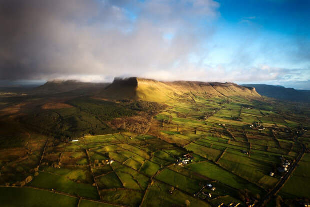 Столовая гора в Ирландии высотой 536 метров, является символом графства Слайго.