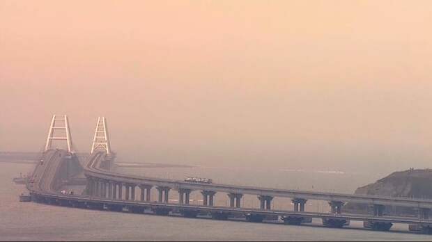 Движение по Крымскому мосту ограничат на полсуток 10 января
