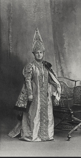 Цветные фото с бала 1903 года (подборка)