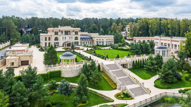 Богатые россияне начали избавляться от элитной недвижимости в Подмосковье