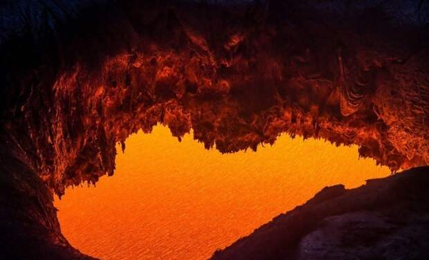 Захватывающие фотографии извержения вулкана Толбачик