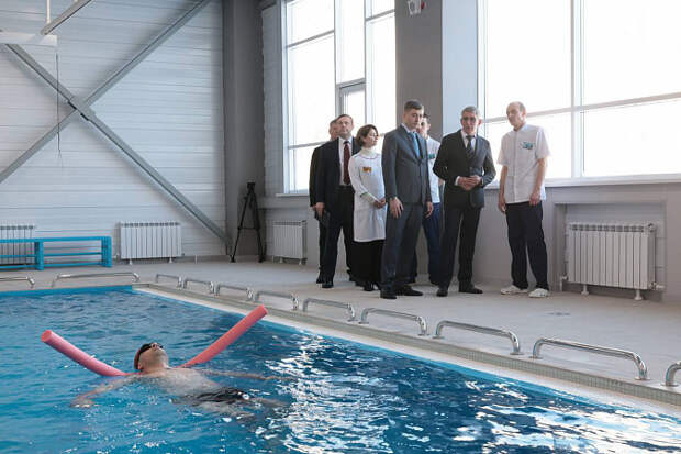 Губернатор Миляев осмотрел новый бассейн для реабилитации ветеранов СВО в Венёвском районе
