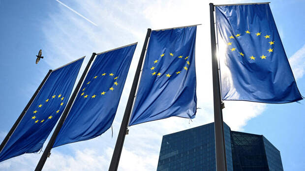 Захарова: Запад намеренно хочет затормозить мировое развитие