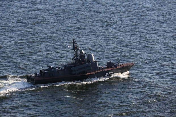 Корабельная ударная группа Балтийского флота отработала поиск и уничтожение кораблей и транспортов условного противника  в Балтийском море
