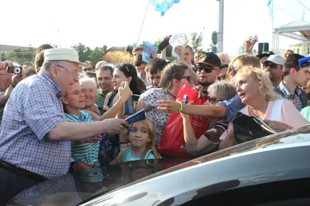ЛДПР просит присвоить зелёной зоне в Рязани имя Владимира Жириновского ЛДПР просит присвоить зелёной зоне в Рязани имя Владимира Жириновского