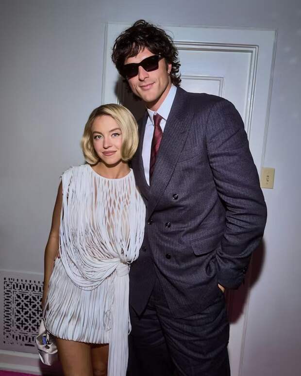 Те же лица, только в профиль: Дженнифер Лопес, Синди Кроуфорд и Эмма Стоун