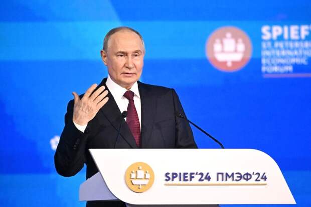 Путин предложил возобновить индексацию пенсий работающим пенсионерам
