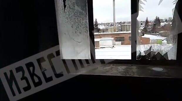 РЕН ТВ публикует видео с места смертельного пожара в семейном общежитии под Омском
