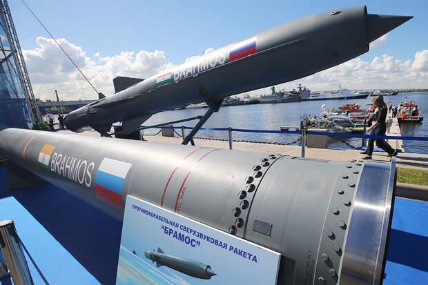 Economic Times: Вьетнам заинтересовался российско-индийскими ракетами BrahMos