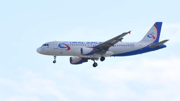 Российский лайнер экстренно сел в Нижневартовске: умерла пассажирка