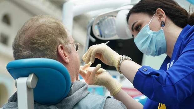 Стоматолог назвал противопоказания для имплантации зубов