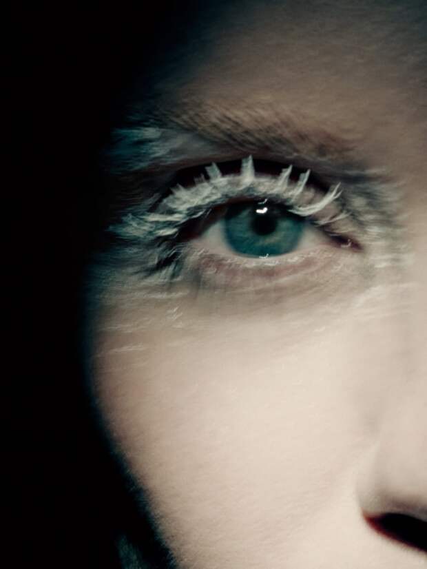 Майли Сайрус стала лицом бренда Maison Margiela Майли Сайрус стала лицом бренда Maison Margiela