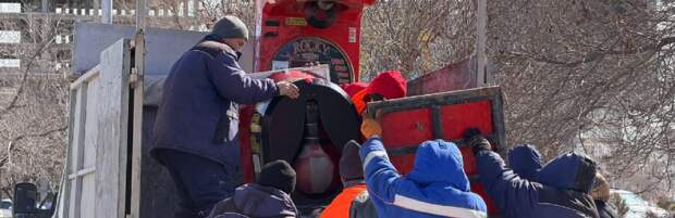 В Актау демонтировали незаконные силомеры