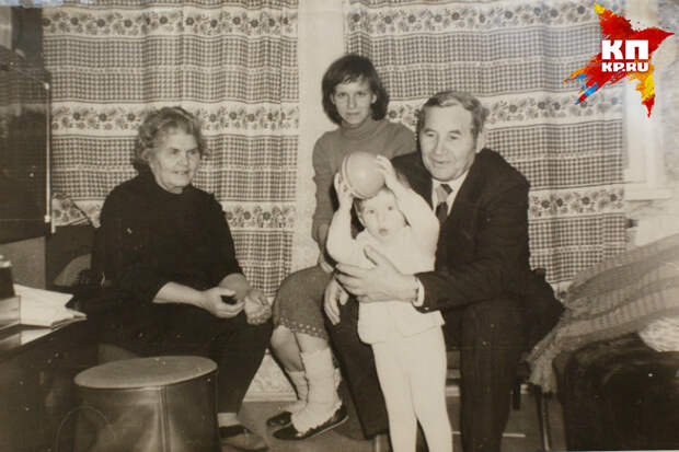 1983 год: Федор Иванович в семейном кругу Фото: Александр ГЛУЗ