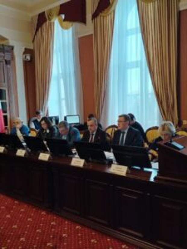 Юрий Герасименко представил депутатам Законодательного Собрания Омской области ежегодный доклад уполномоченного по защите прав предпринимателей за 2025 год