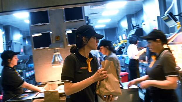 Репортаж "с места событий": японец строго оценил российский общепит