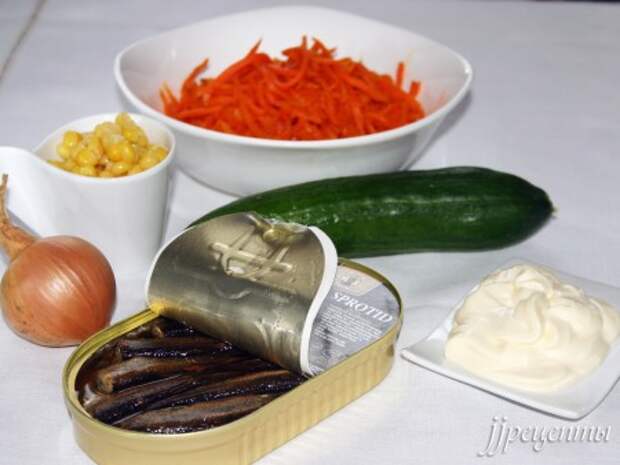 Ингредиенты для рецепта «Салат со шпротами»