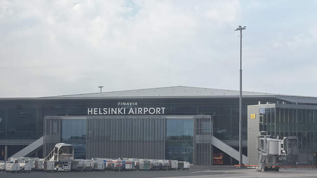 В аэропорту Хельсинки не стали комментировать ситуацию с самолётом с россиянами