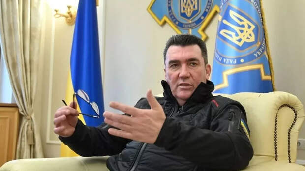 Украина обороняет от России весь восточный фланг НАТО, а западные партнёры унижают украинский народ...