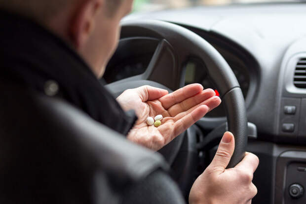 Депутаты предлагают маркировать лекарства, опасные для водителей