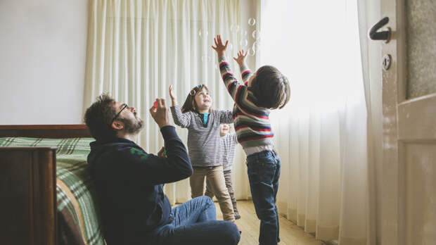 В ГД предложили ввести «родительские отпуска» для семей с маленькими детьми