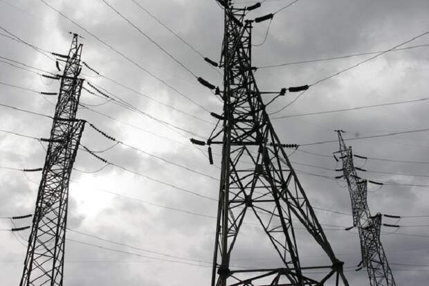 Энергетики вернули свет 85% пострадавших от урагана в трех районах НСО