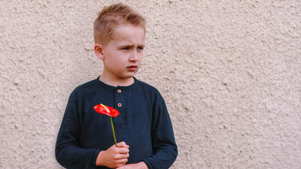 Как помочь ребёнку справиться с безответной любовью