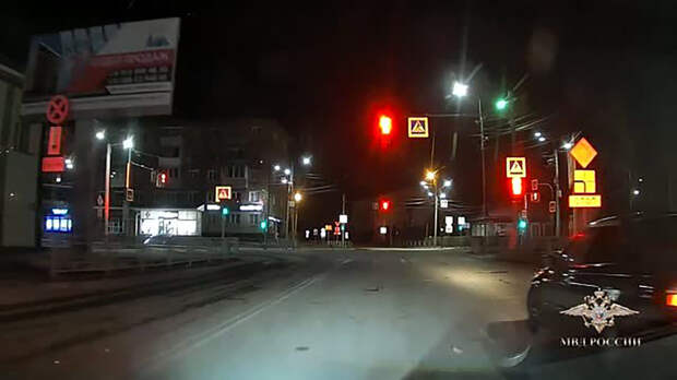 Россиянин устроил гонку с висящим на двери инспектором ДПС и попал на видео