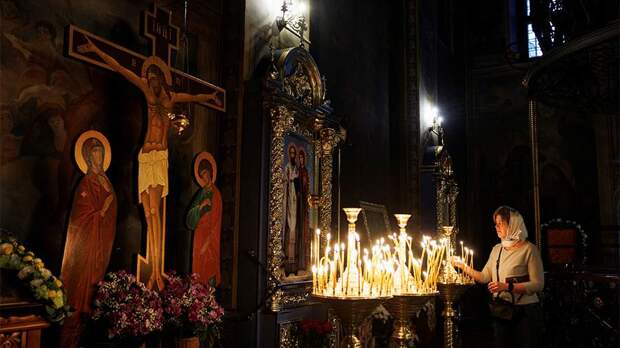Пасхальная служба прошла в храмовом комплексе Архангела Михаила в Киеве