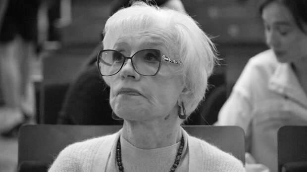 Стало плохо на прощании с Лобоцким: в возрасте 83 лет умерла Вера Алентова