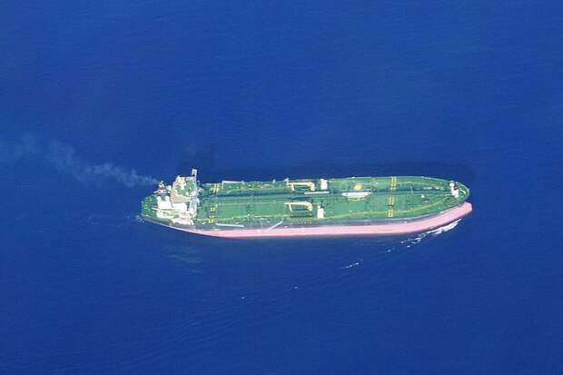 Пираты захватили танкер с 18 тысячами баррелей нефти