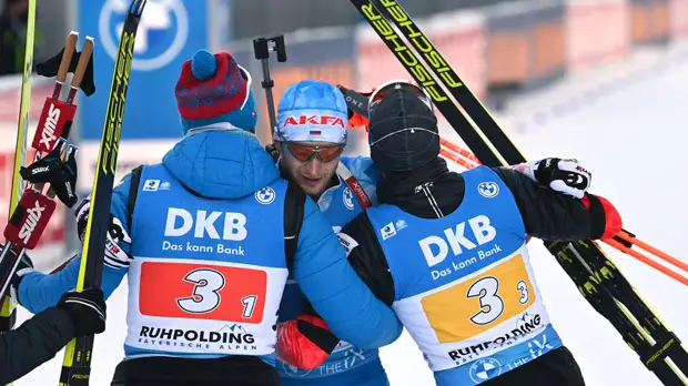 Подарок перед Олимпиадой: Россия выиграла мужскую эстафету на этапе КМ по биатлону в Рупольдинге