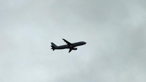 Летевший из Внуково в Дубай авиалайнер вернулся в Москву из-за ударов по Ирану