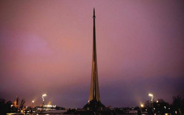 Монумент «Покорителям космоса» / фото: Музей космонавтики