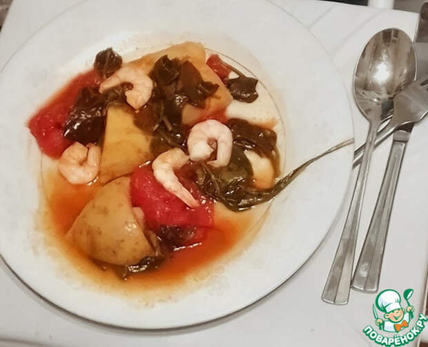 Стью с копчёными креветками, картофелем, шпинатом