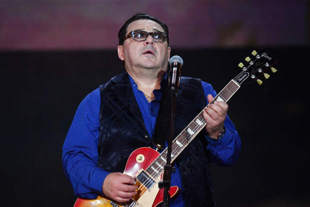 Певец Игорь Саруханов заявил, что приучает своих детей к чтению